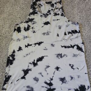 ZYIA Black and White Sleeveless Tank Top